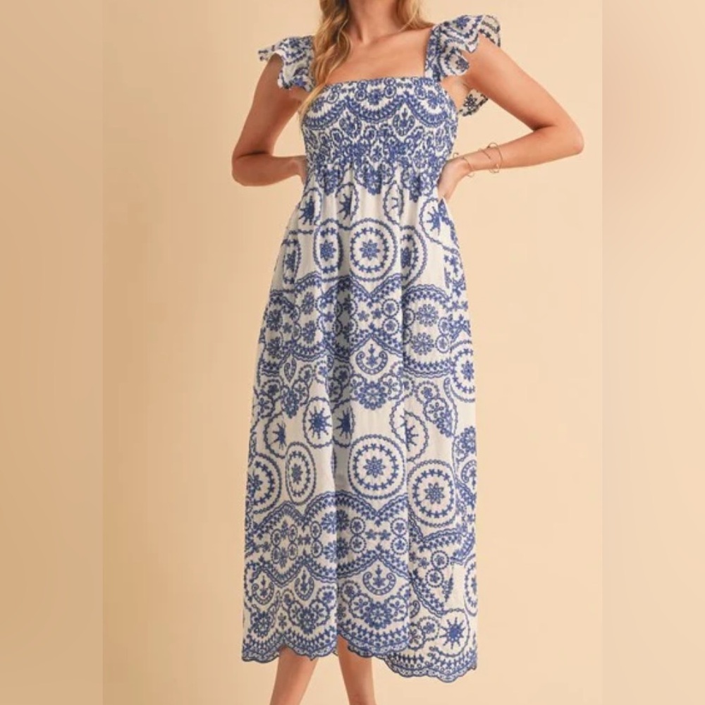Anna Rae embroidered dress